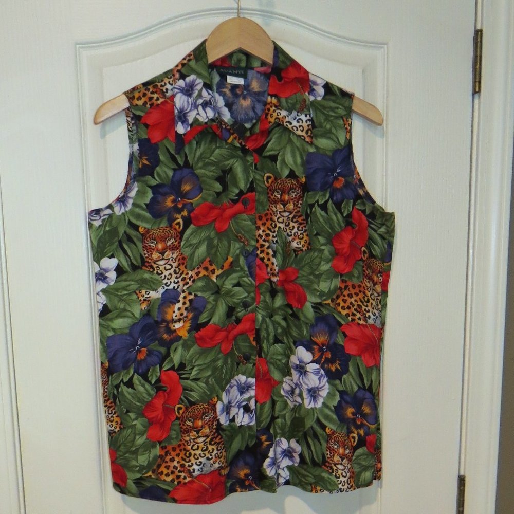Gentry worn- like new Sleeveless Blouse - Size Med